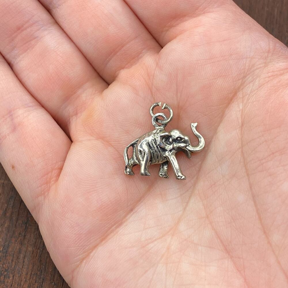 Vintage Beau 925 Sterling Silver Elephant Safari Pendant Bracelet Charm